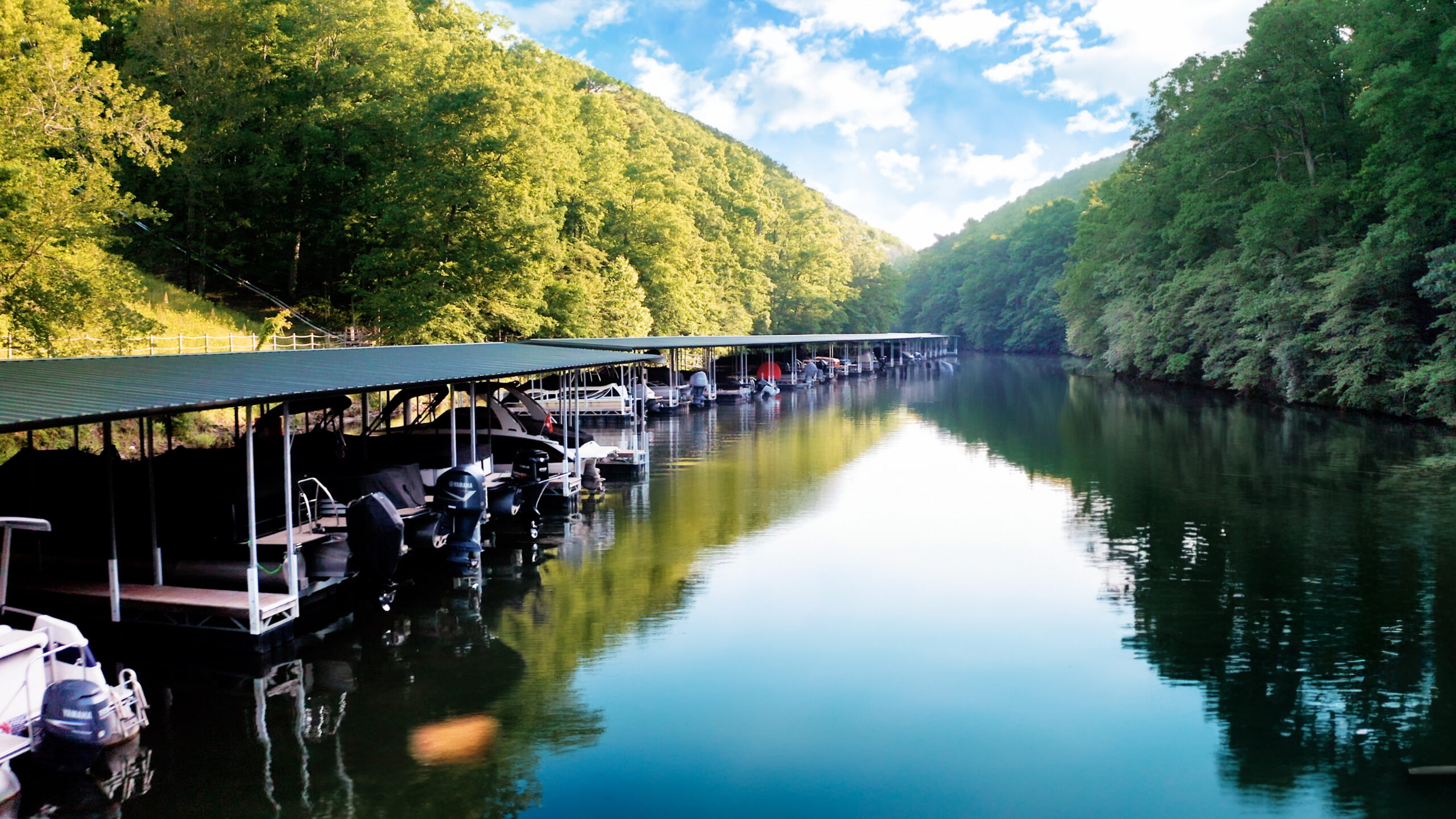 waterfront property for sale at Pickwick Lake Tennessee with covered docks